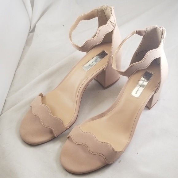 inc hadwin scallop sandal